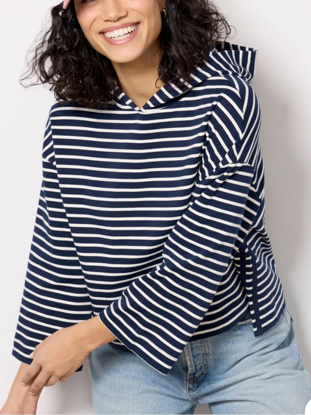 EVEREVE Navy/White Mia Stripe Hoodie. Size Medium